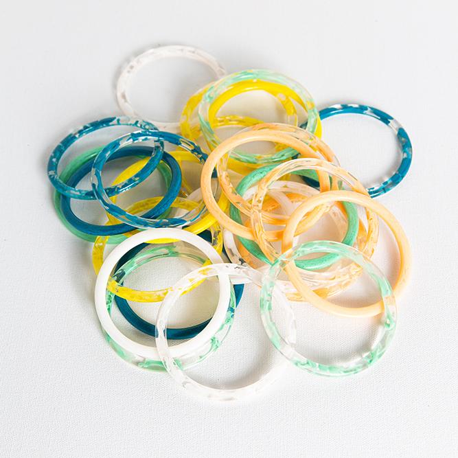 Vintage Resin Plastic Bangle Bracelets With Designer Charms For Women  Fashion Jewelry In Colorful Small Size Drop Delivery 2022 From Sexyhanz,  $9.86 | DHgate.Com